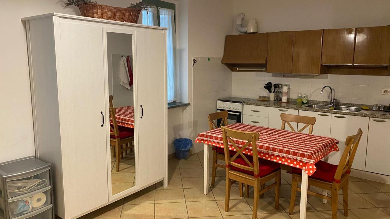 AL VECCHIO PERO, con ampio giardino privato Villa La Morra Esterno foto